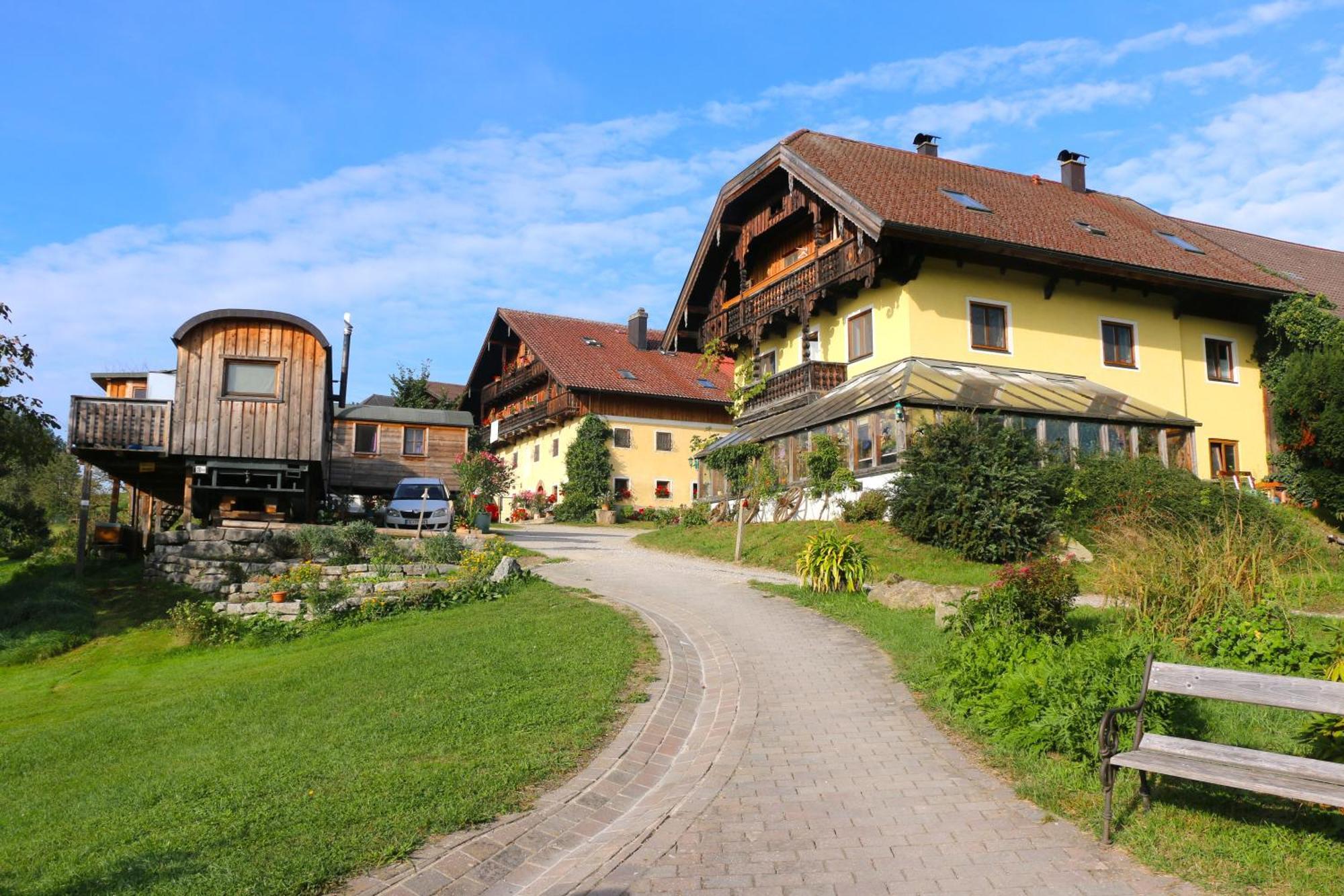 Bio Archehof Zachhiesen Seekirchen am Wallersee Exterior foto